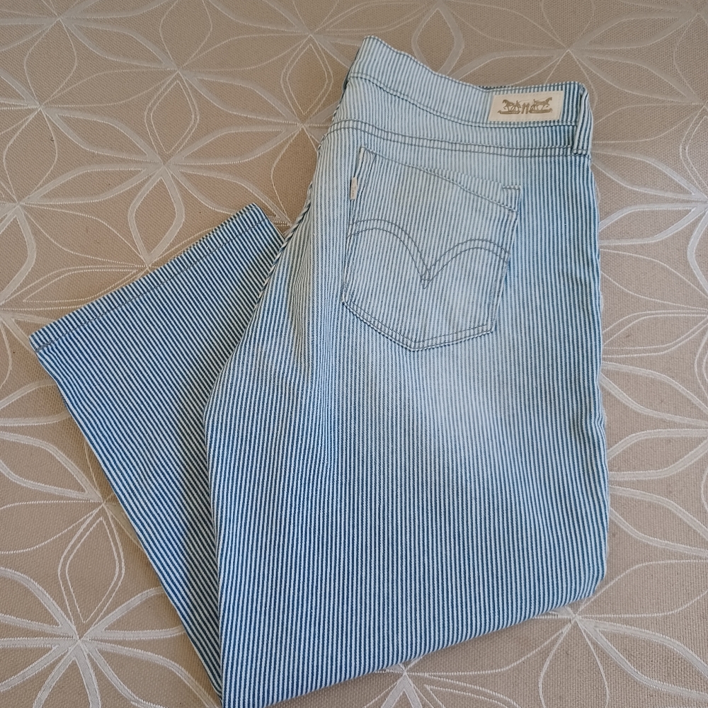 Levi's Relaxed, Cropped, Pinstripe